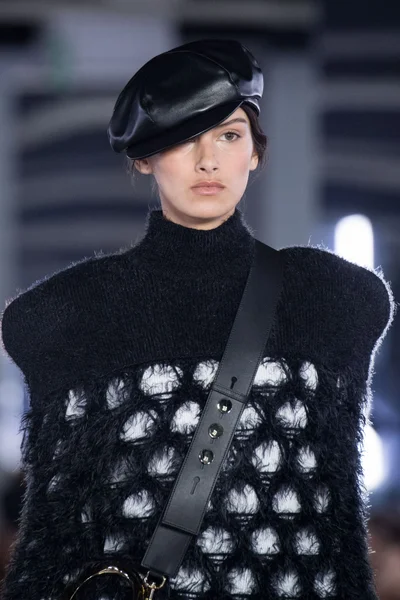 Look 80